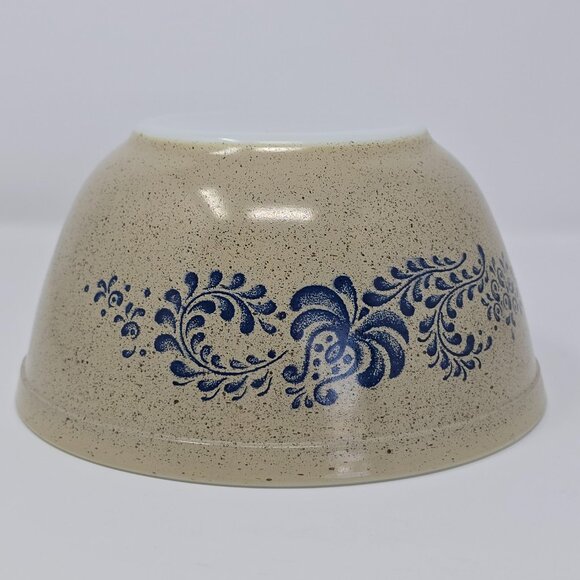 Pyrex 402 Homestead 1.5 Qt Speckled Mixing Bowl Beige with Blue Floral - Picture 10 of 13